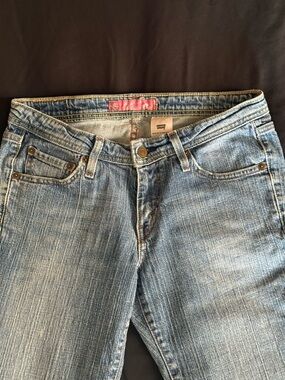 Levi's Women's Light Blue Straight Leg Jeans